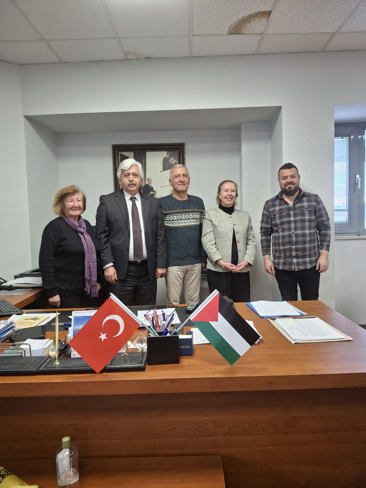 REKTÖR YARDIMCISI VE ZİRAAT FAKÜLTESİ DEKANI TUĞRAN KARDENİZ'İ ZİYARET ETTİK.