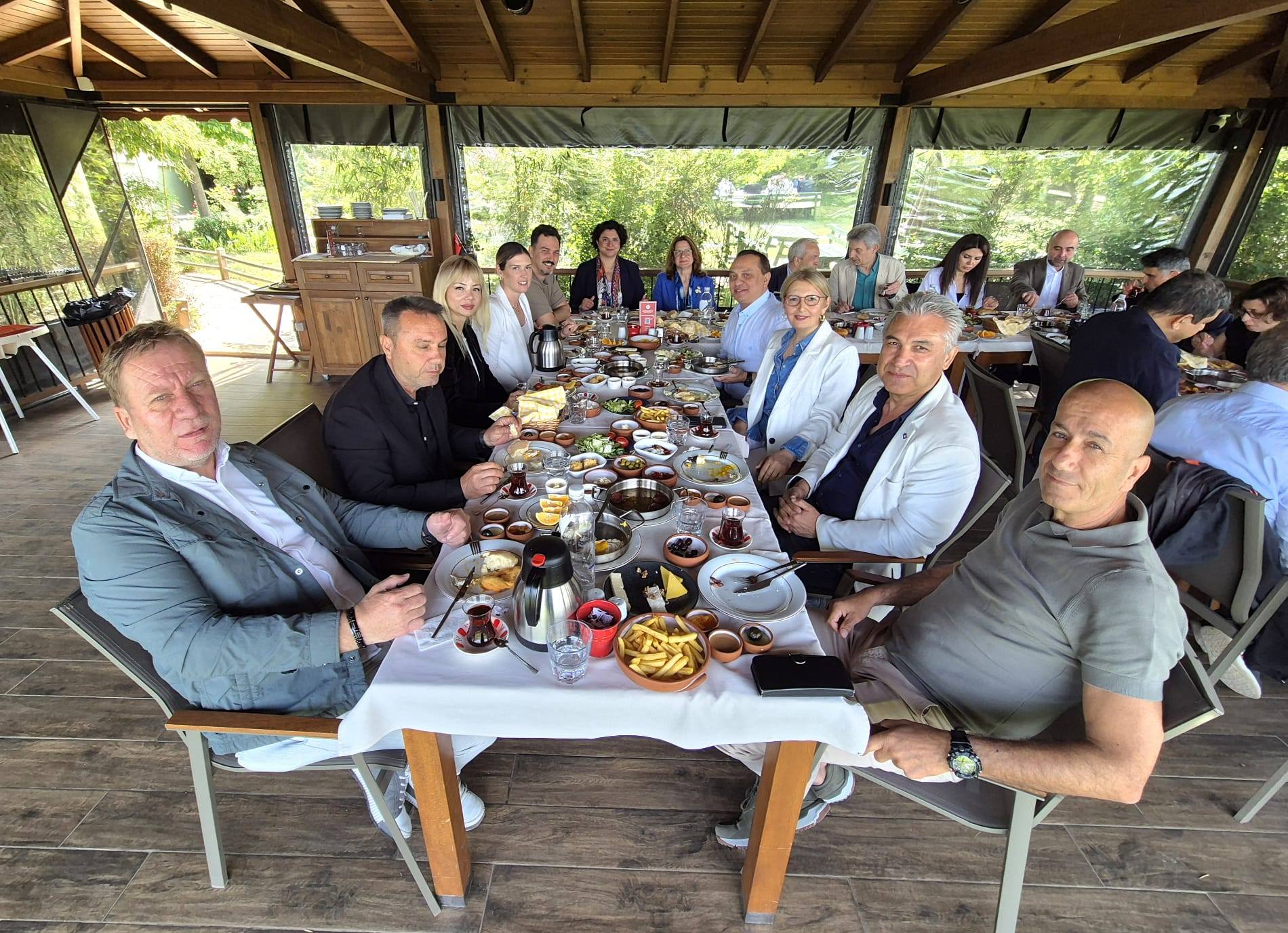 BUSİAD İLE KAHVALTILI TOPLANTIYA KATILDIK.