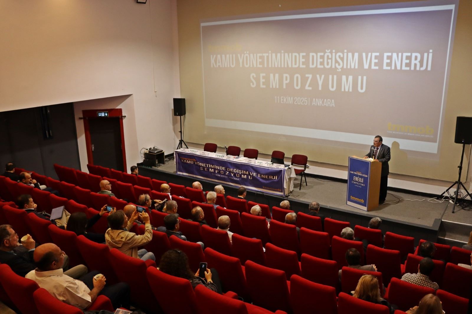 TMMOB KAMU YÖNETİMİNDE DEĞİŞİM VE ENERJİ SEMPOZYUMU GERÇEKLEŞTİRİLDİ
