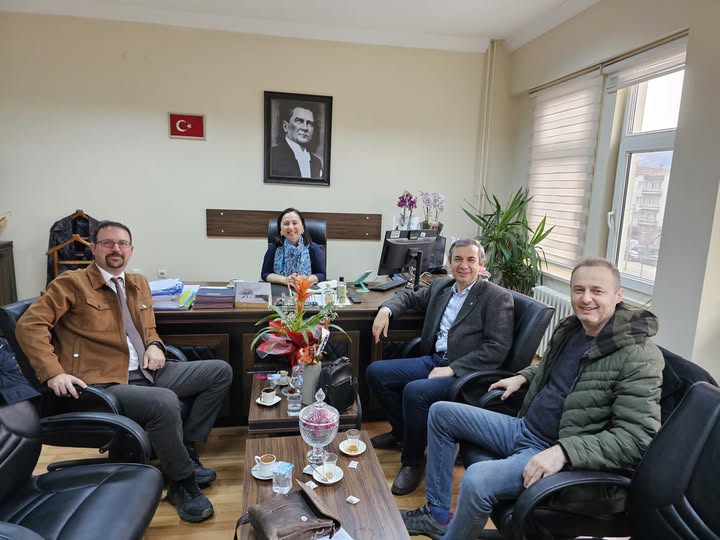 YENİ GÖREVE ATANAN YÖNETİM KURULU ÜYEMİZ AYLİN GÜNEŞ’E TEBRİK ZİYARETİNDE BULUNDUK
