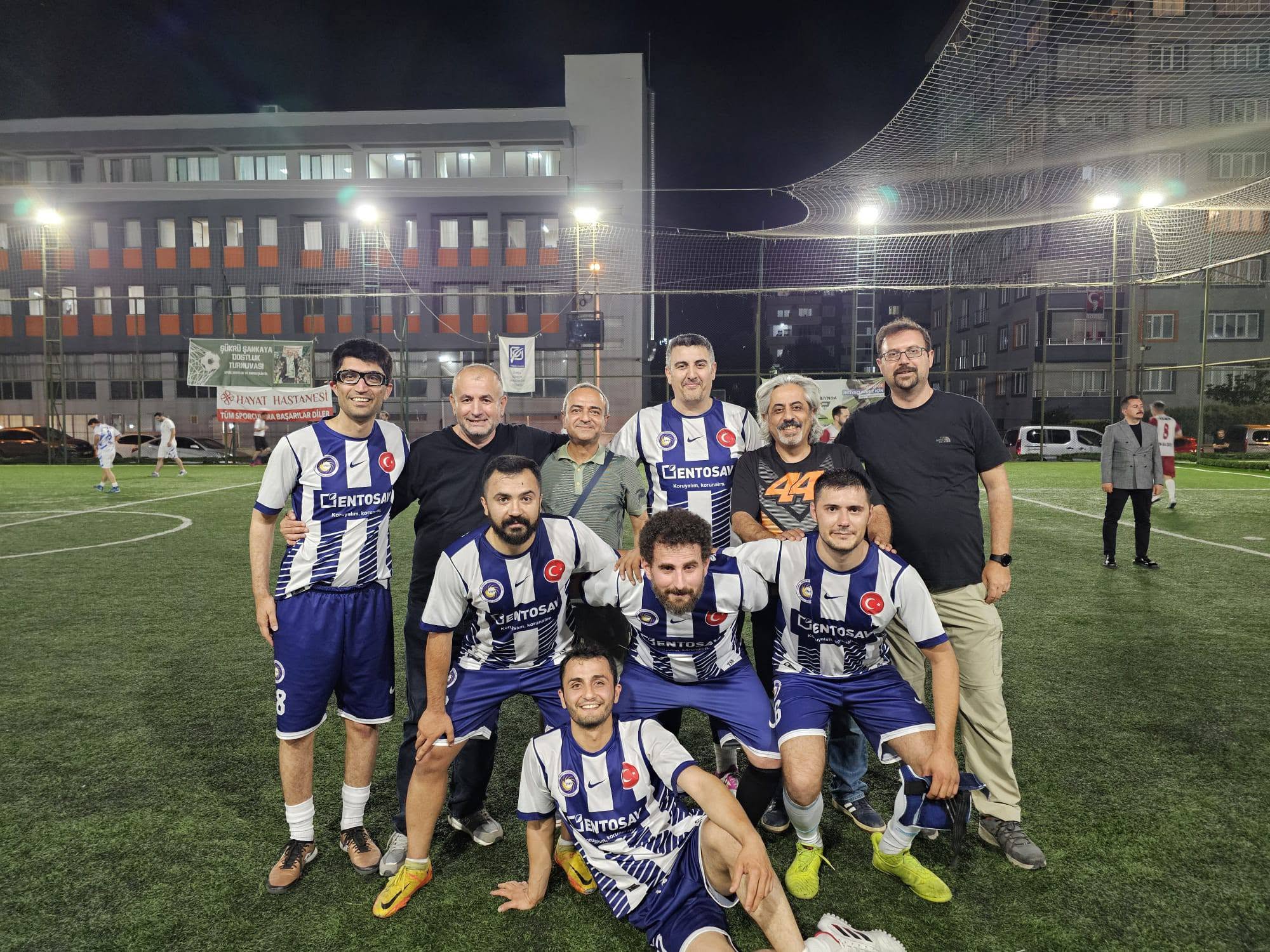 TMMOB BURSA İKK FUTBOL TURNUVASIDA ÇEYREK FİNALE YÜKSELDİK.