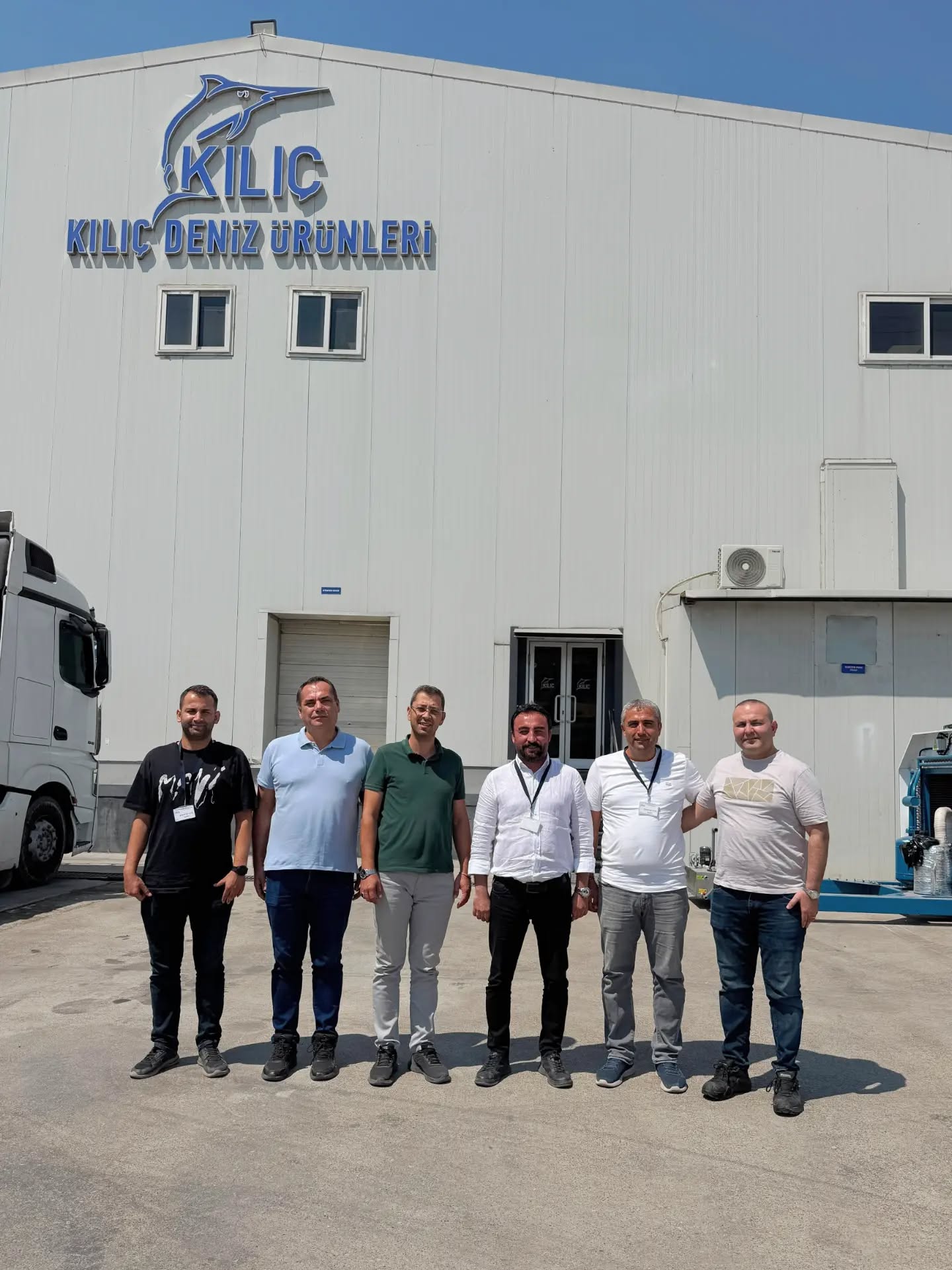 ZİRAAT MÜHENDİSLERİ ODASI KAHRAMANMARAŞ ŞUBE BAŞKANIMIZ İSA NEDİRLİ, 7. VE 8. DÖNEM ŞUBE BAŞKANIMIZ PROF. DR. ZİYA DUMLUPINAR VE SAYMANIMIZ ABDULLAH HAVAN İLE BİRLİKTE, ŞEHRİMİZİN VE ÜLKEMİZİN DENİZ ÜRÜNLERİ SEKTÖRÜNDE İHRACAT REKORLARI KIRAN, GURUR KAYNA