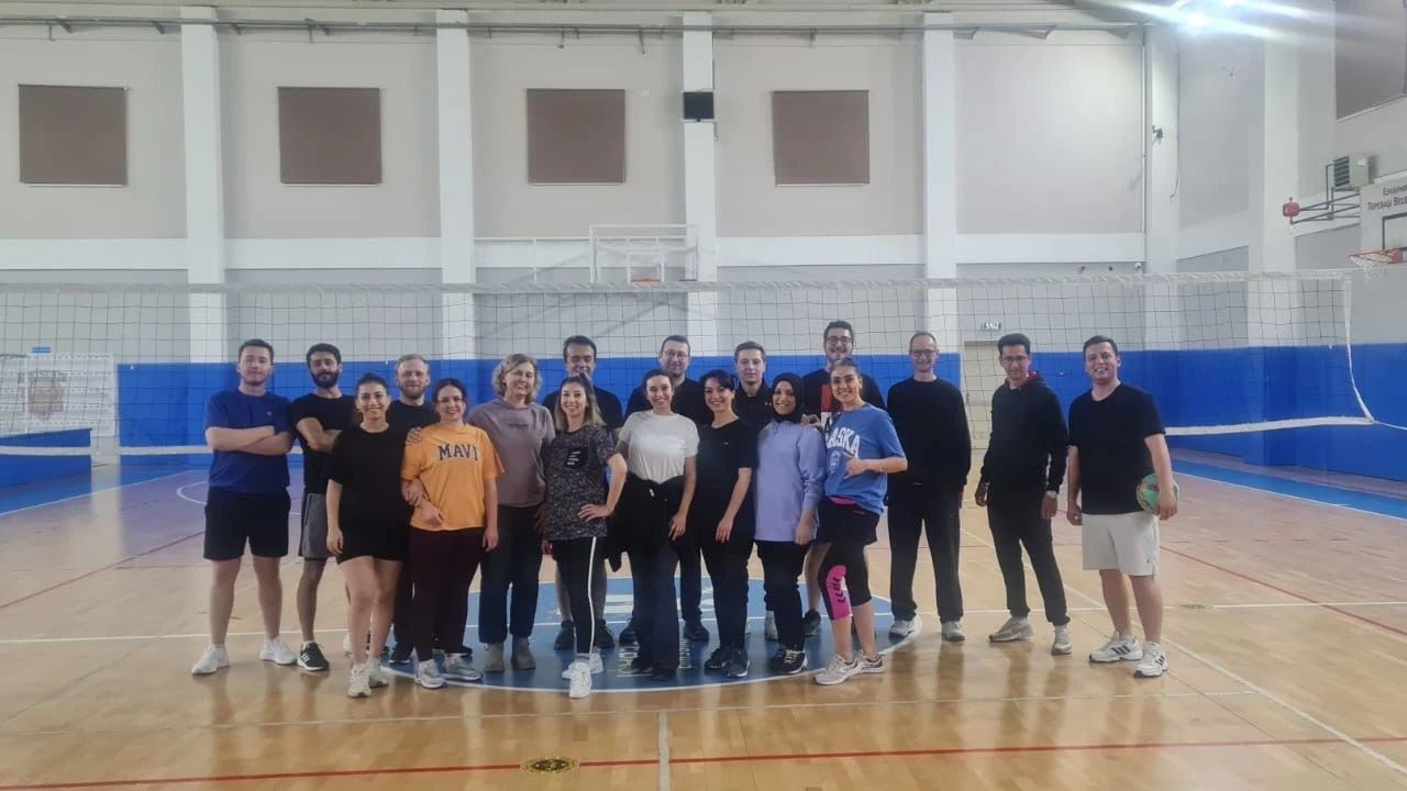 ES GAZETE: ZMO ESKİŞEHİR ŞUBESİ'NDEN VOLEYBOL ETKİNLİĞİ- 15 MART 2025