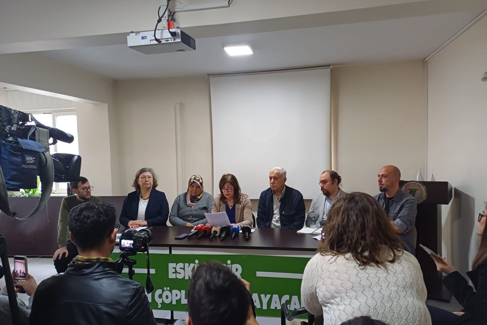 EVRENSEL GAZETESİ: ESKİŞEHİR’DE MADENE KARŞI MÜCADELE: “YERİN ÜSTÜ YERİN ALTINDAN DEĞERLİDİR”-24 EKİM 2025