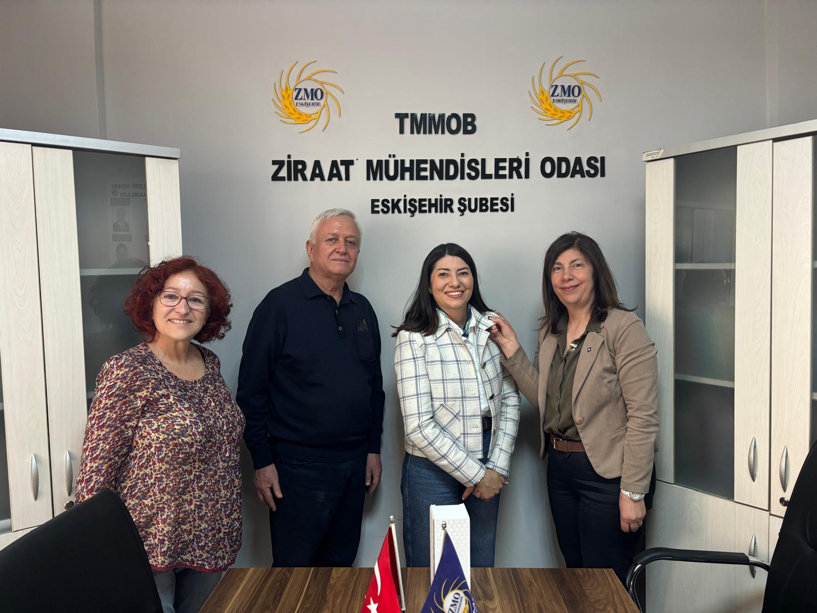 YENİ ÜYEMİZE ROZET TAKDİMİ VE ZMO ‘NUN ANLATIMI
