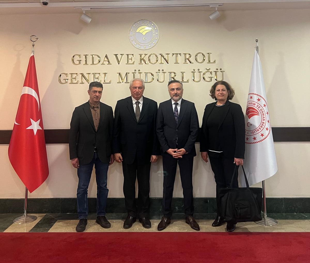 GIDA VE KONTROL GENEL MÜDÜRÜ, ODA ÜYEMİZ DR. ERSİN DİLBER’İ ZİYARET ETTİK