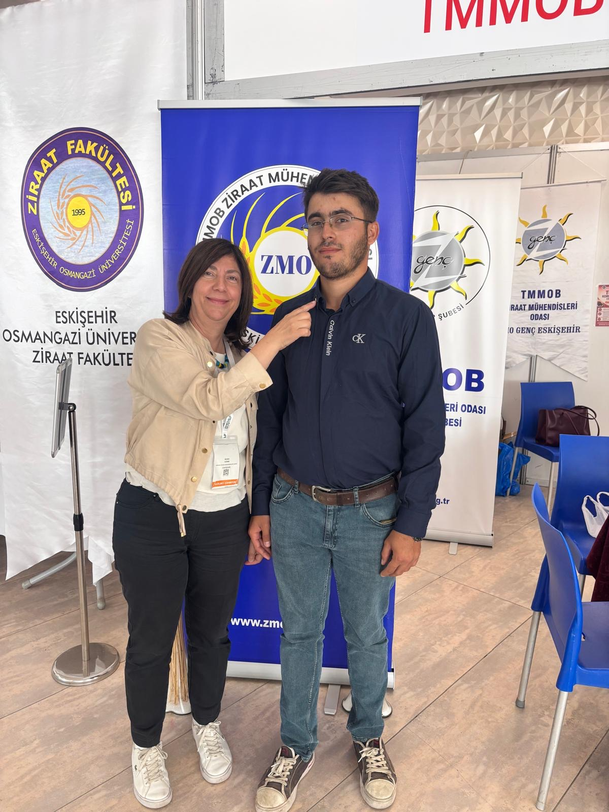 TARIM FUARINDA, YENİ ÜYELERİMİZE  ROZET TAKDİMİ 
