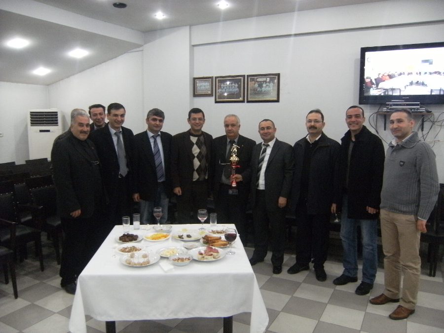 ŞUBEMİZ FUTBOL TURNUVASI KUPASINI ALDI