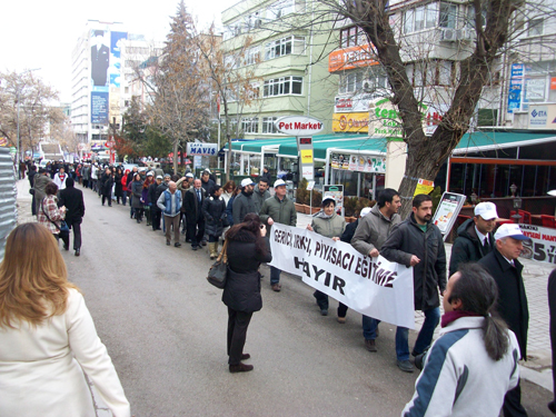 4+4+4’E KARŞI İNSAN ZİNCİRİ EYLEMİ
