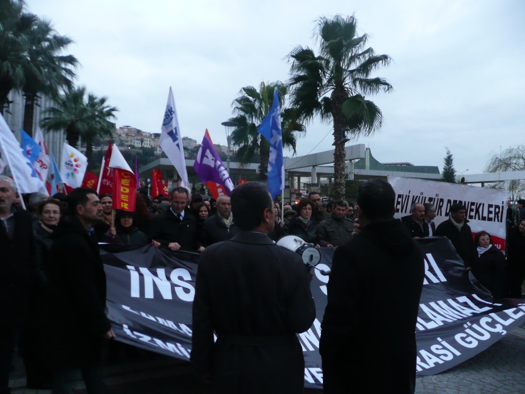 SİVAS DAVASINDA ZAMAN AŞIMI KARARINI PROTESTO ETTİK 