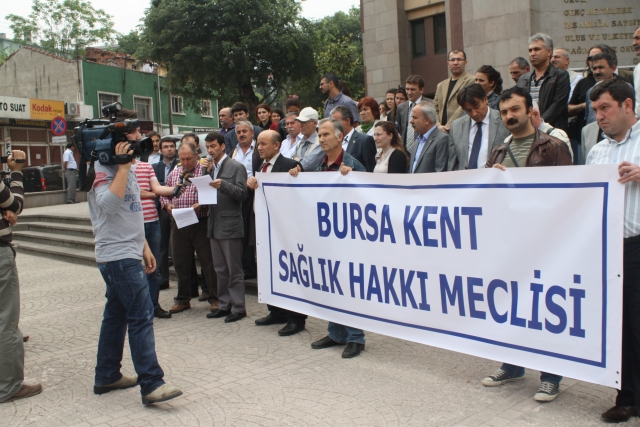 BURSA KENT SAĞLIK SAĞLIK HAKKI MECLİSİ BİLEŞENLERİ OLARAK BASIN AÇIKLAMASI YAPTIK