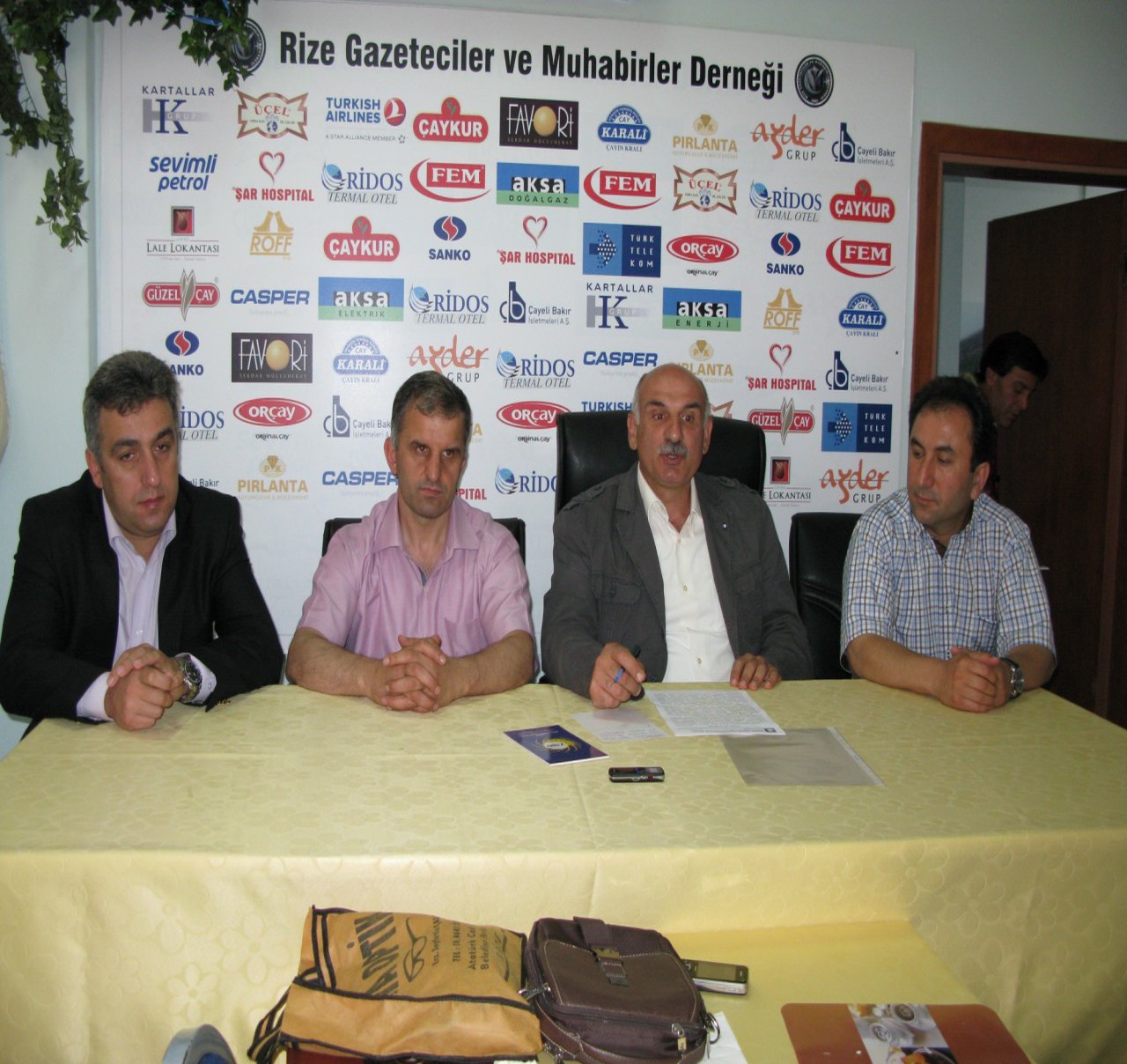 ÇAY SEKTÖRÜNDEKİ SORUNLARLA İLGİLİ BASIN AÇIKLAMASI YAPTIK 