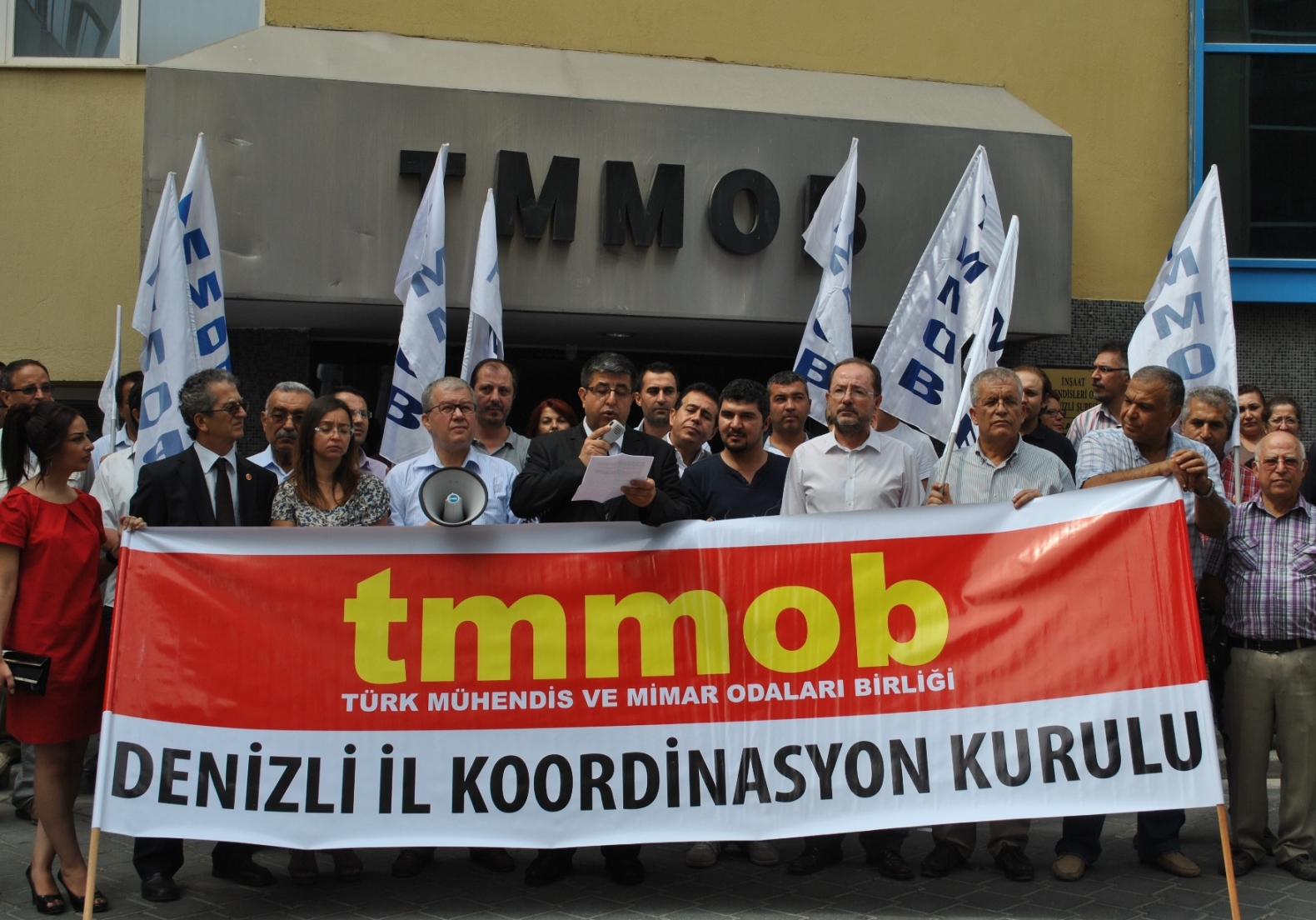19 EYLÜL "TMMOB MÜHENDİS, MİMAR VE ŞEHİR PLANCILARI DAYANIŞMA GÜNÜ" BASIN AÇIKLAMASI