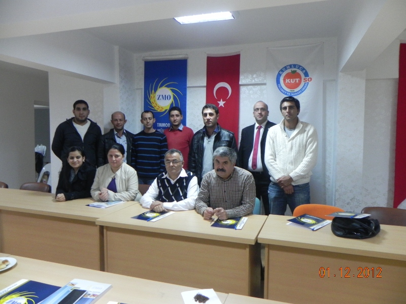KUMLUCA`DA DOĞRU VE DENGELİ GÜBRELEME EĞİTİMİ YAPILDI