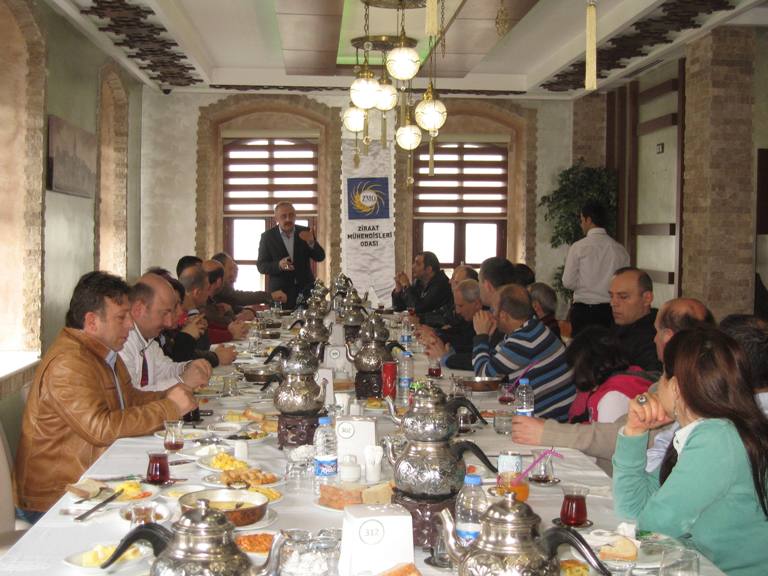 ÇAY SEKTÖRÜNDE ÇALIŞAN MESLEKTAŞLARIMIZ İLE TOPLANTI