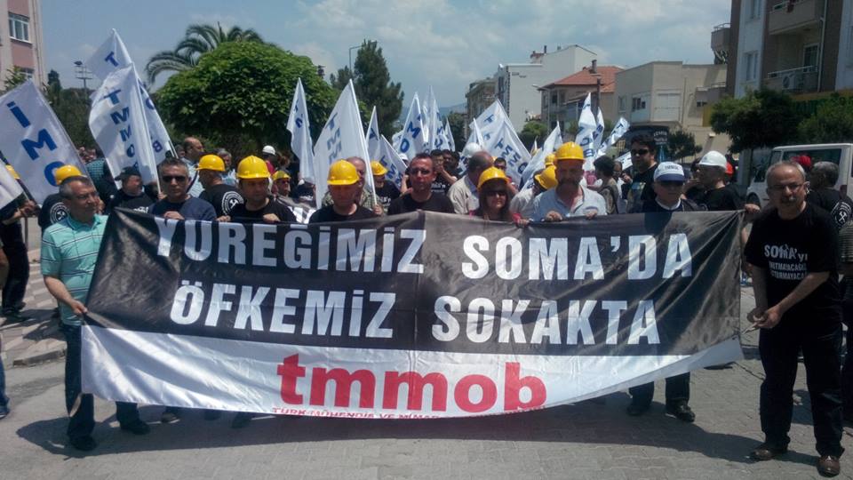 TMMOB SOMA`DA YÜRÜYÜŞ VE BASIN AÇIKLAMASI DÜZENLEDİ