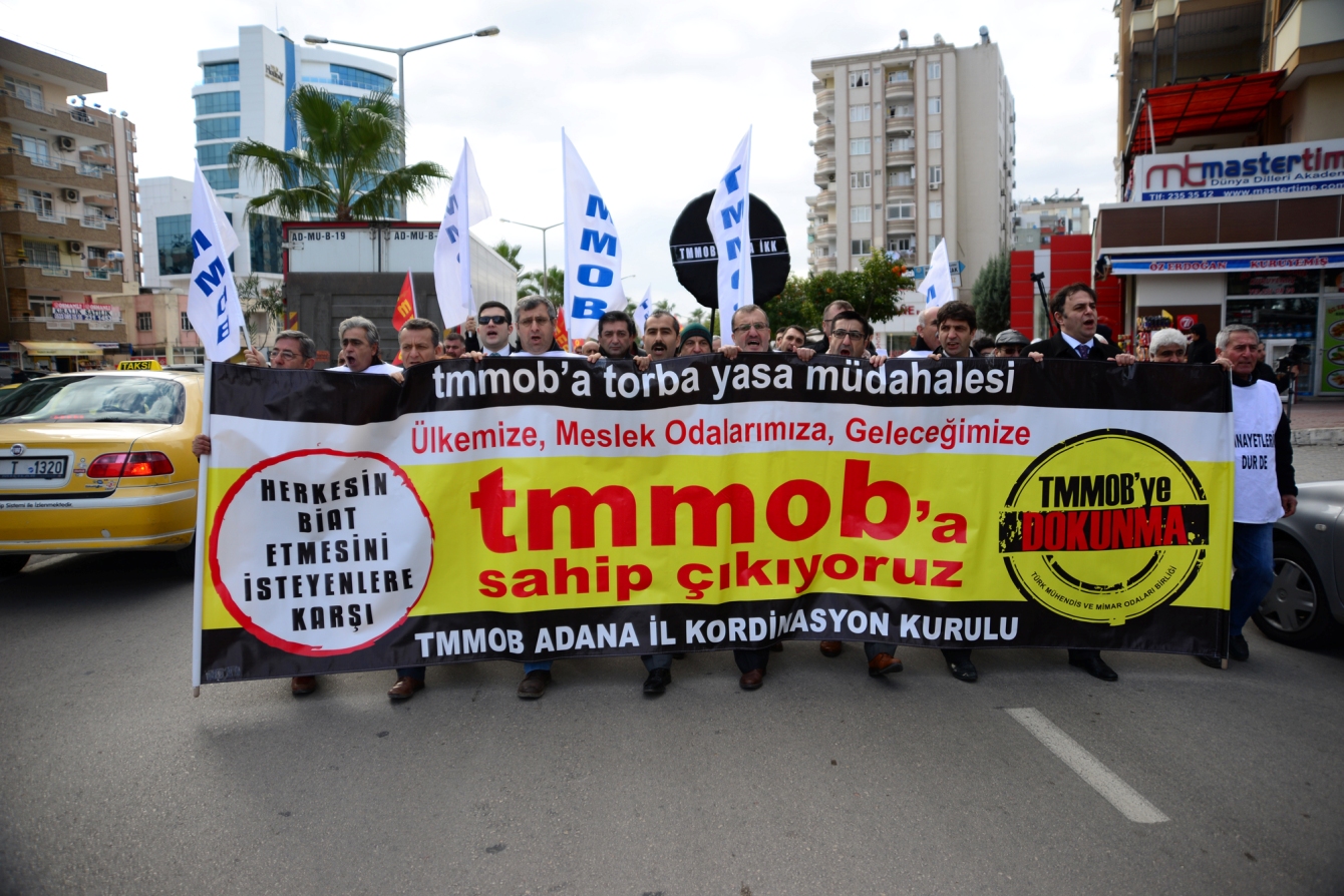 TMMOB'DAN SİYAH ÇELENK