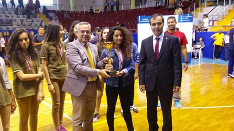 SPORTİF FAALİYETLERDE DERECEYE GİREN ÖĞRENCİLERİN KUPA VE MADALYA TÖRENLERİ