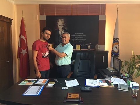 ZİRAAT MÜHENDİSİ AYDIN GİLİK MESLEKTAŞIMIZA ZMO ROZETİNİ TAKTIK, 