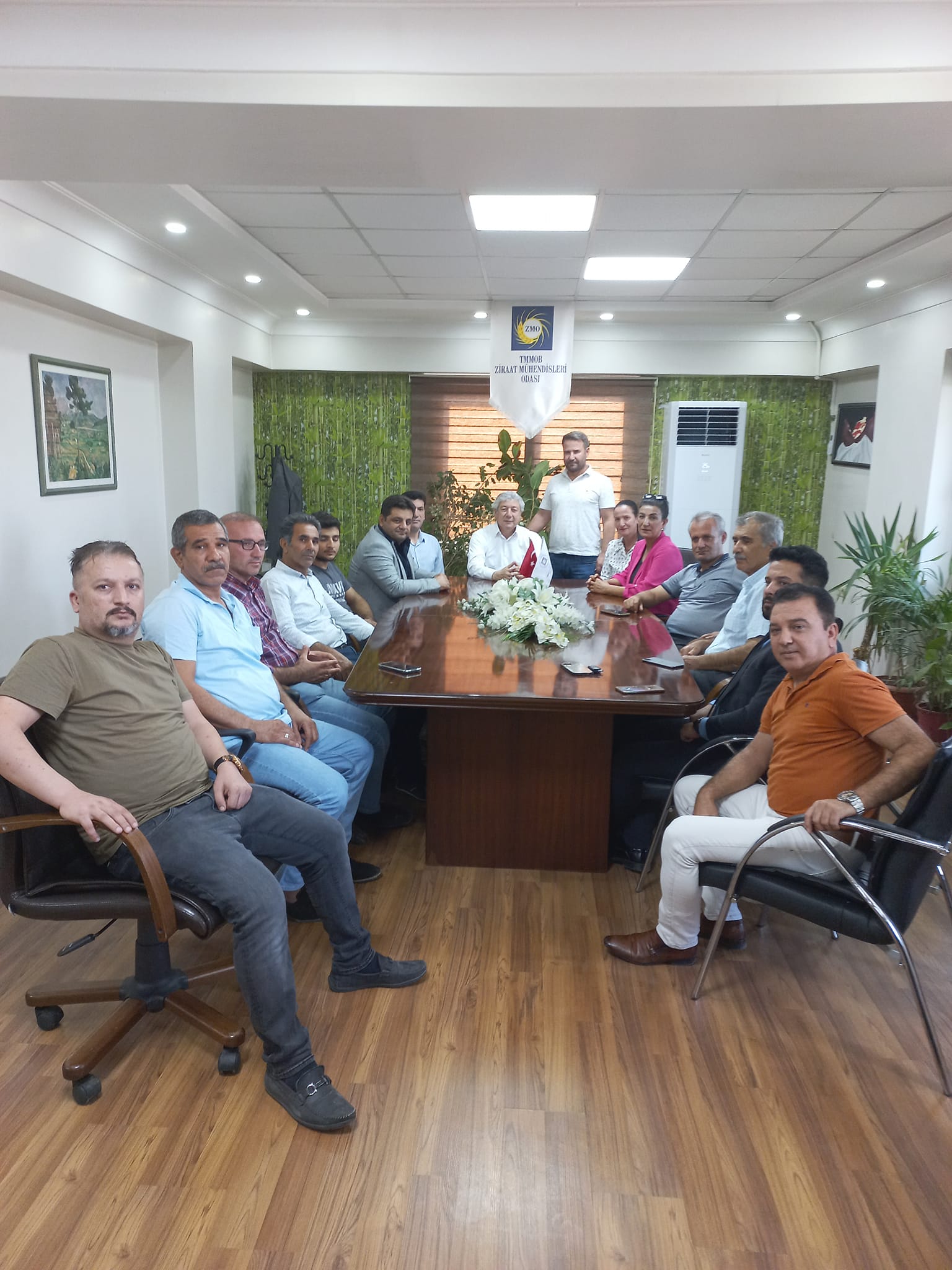 CHP KARAKÖPRÜ İLÇE BAŞKANI VE İLÇE ÖRGÜTÜ`NÜN ŞUBEMİZE ZİYARETİ