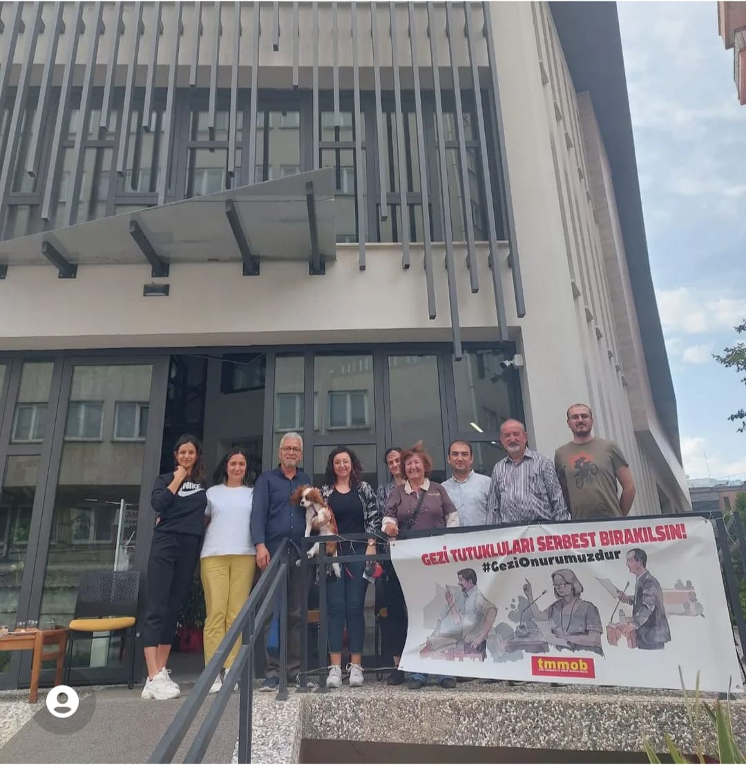 "GEZİ ONURUMUZDUR"MİMARLAR ODASI DENİZLİ ŞUBESİNDE NÖBETTEYİZ