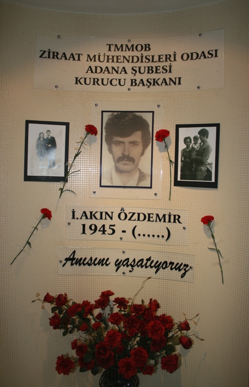 ÖLDÜRÜLÜŞÜNÜN 30. YILINDA “ARAMIZDASIN AKIN ÖZDEMİR”