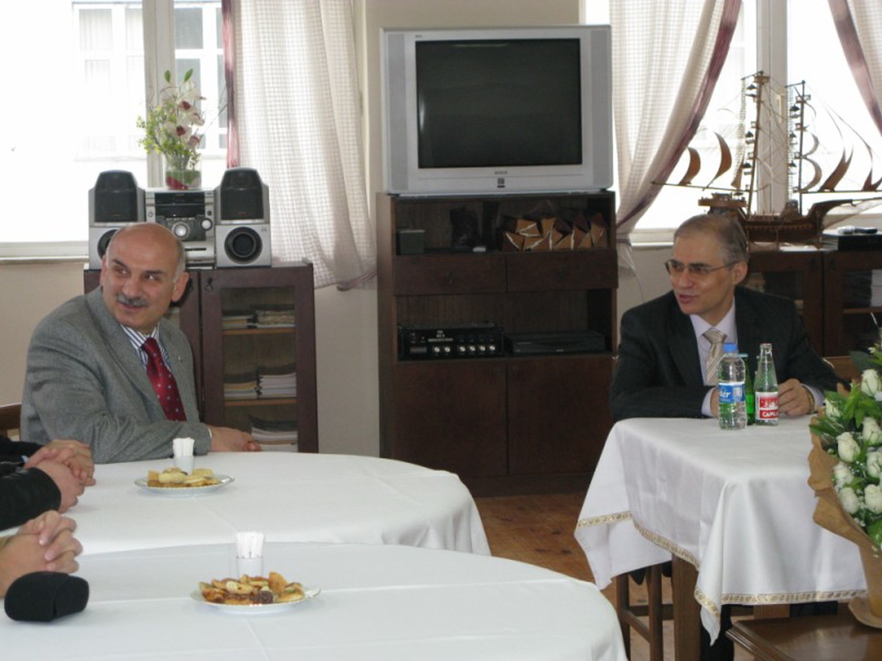 VALİ’DEN VEDA ZİYARETİ