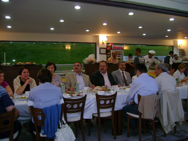 ÜYELERİMİZ İFTAR YEMEĞİNDE BULUŞTU