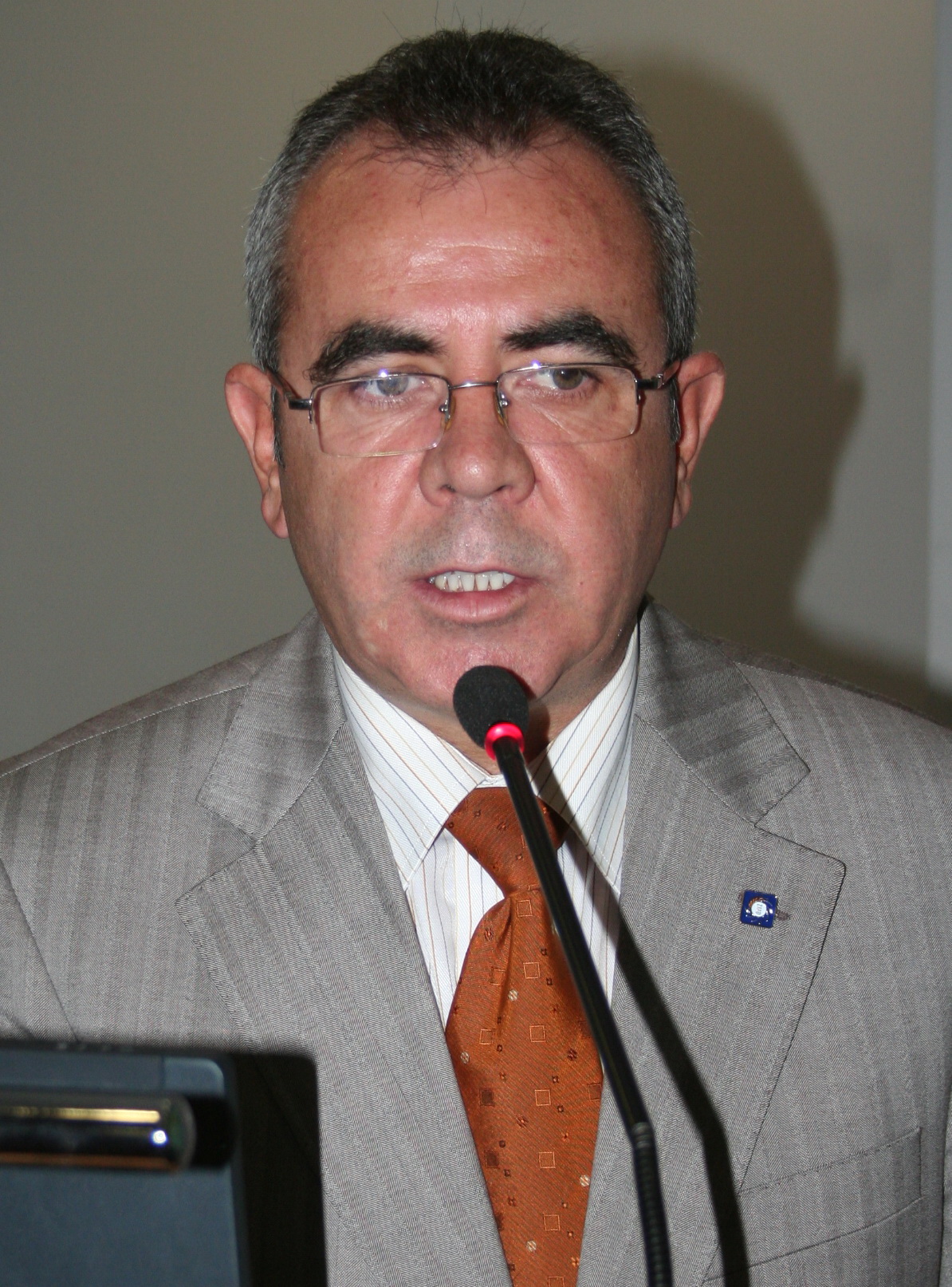 TMMOB ÜCRETLİ VE İŞSİZ MÜHENDİS MİMAR MÜHENDİS VE ŞEHİR PLANCILARI İZMİR YEREL KURULTAYI YAPILDI

