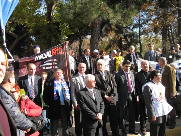 KIRKLARELİ'NDE 1 GÜNLÜK İŞ BIRAKMA EYLEMİNE DESTEK 
