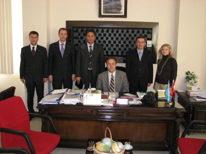 ULUDAĞ ÜNİVERSİTESİ ZİRAAT FAKÜLTESİ DEKANI ZİYARET EDİLDİ