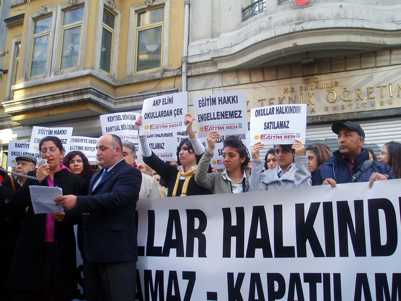 ÜRETİM VE FİNANS KURUMLARINDAN SONRA EĞİTİM KURUMLARI SATILIYOR!