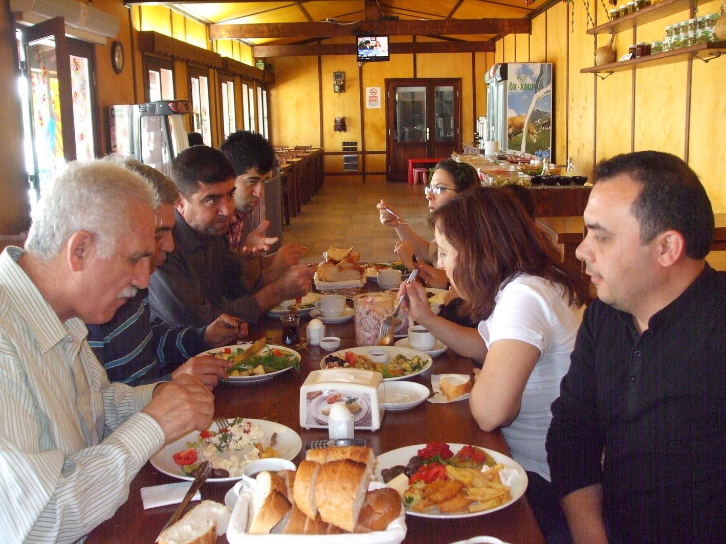 ÜYELERLE TOPLANTI