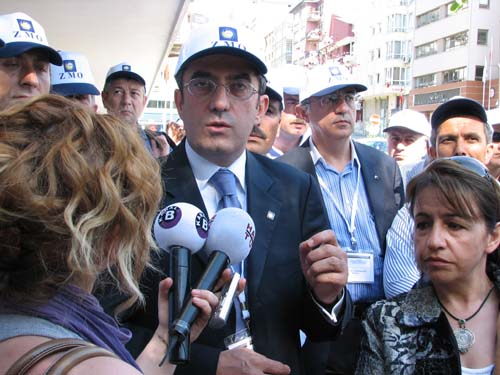 TARIM BAKANLIĞI’NA SİYAH ÇELENK!