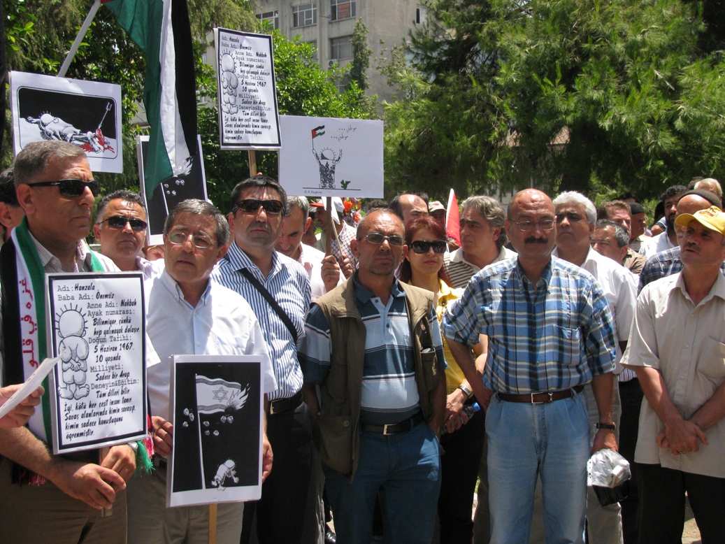İSKENDERUNDA VE FİLİSTİNE YARDIM GÖTÜREN FİLOYA YAPILAN SALDIRILARI KINIYORUZ