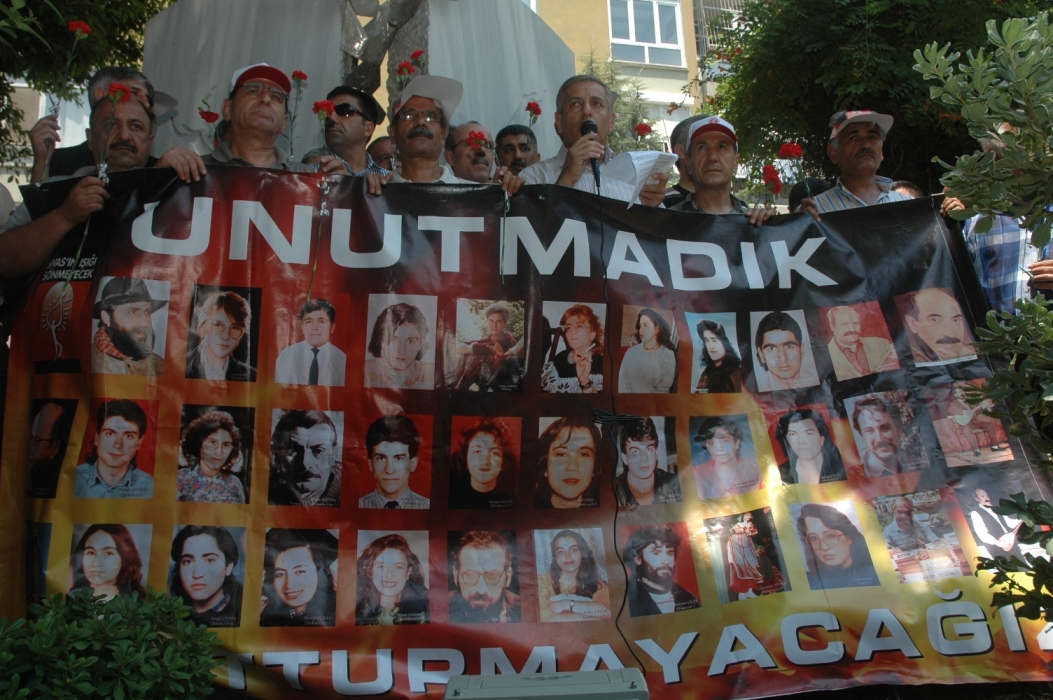 SİVAS KATLİAMI’NI UNUTMADIK