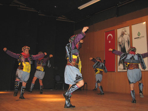 BANKACILIK SİSTEMİNDE YABANCILAŞMA, ÜRETİCİ KÖYLÜ SÖMÜRÜSÜ