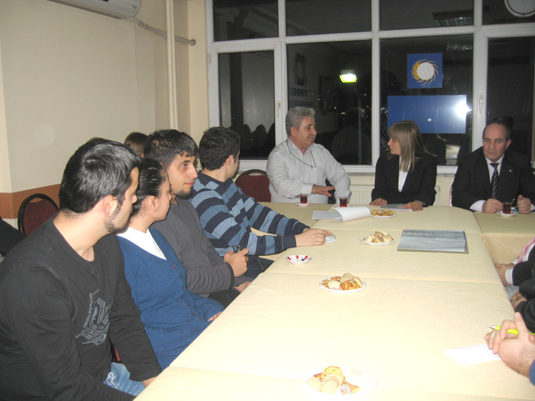 AKP TRABZON MİLLETVEKİLİ SAFİYE SEYMENOĞLU ŞUBEMİZİ ZİYARET ETTİ