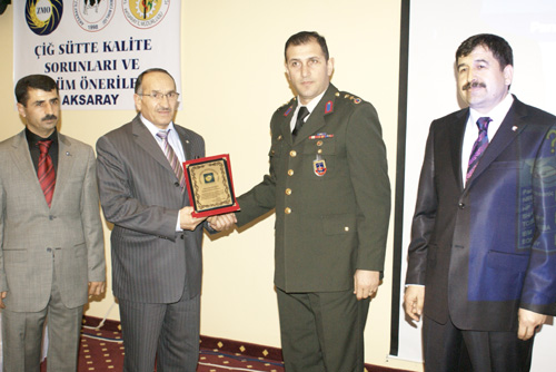 AKSARAY'DA "ÇİĞ SÜTTE KALİTE SORUNLARI VE ÇÖZÜM ÖNERİLERİ" KONFERANSI