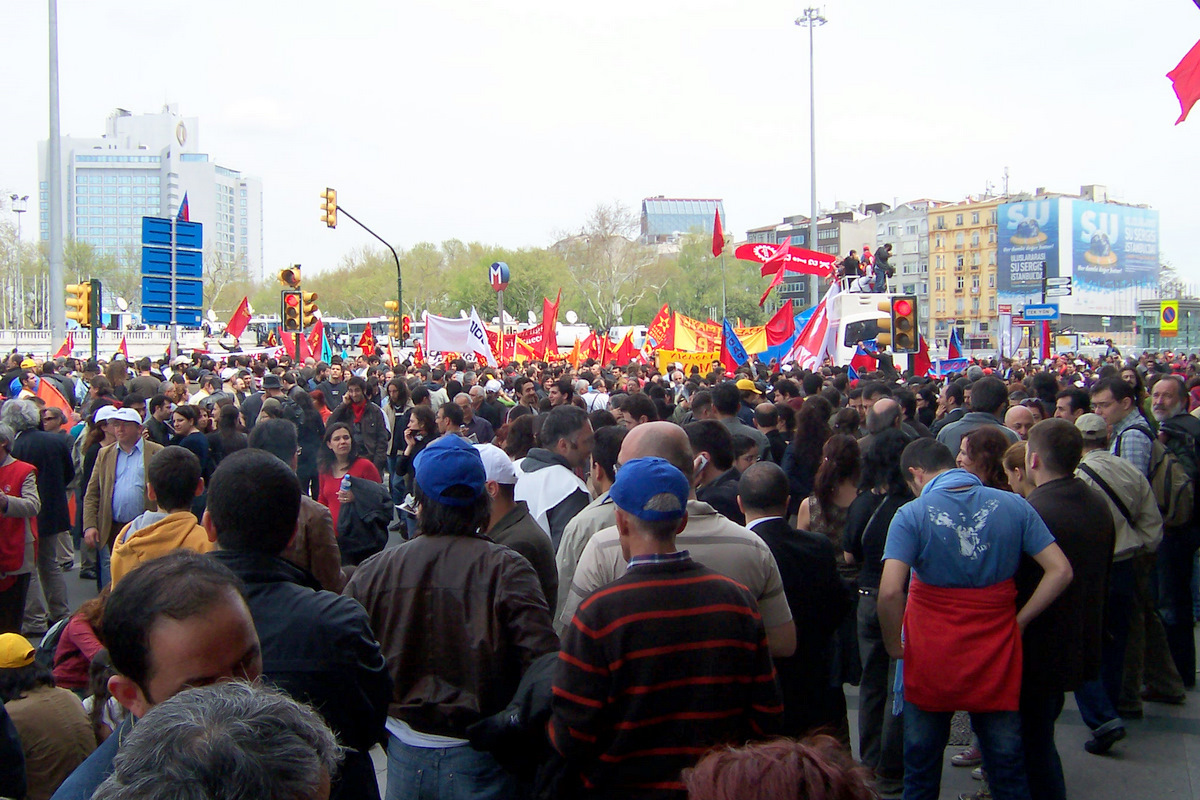 İSTANBUL'DA 1 MAYIS TAKSİM'DE KUTLANDI