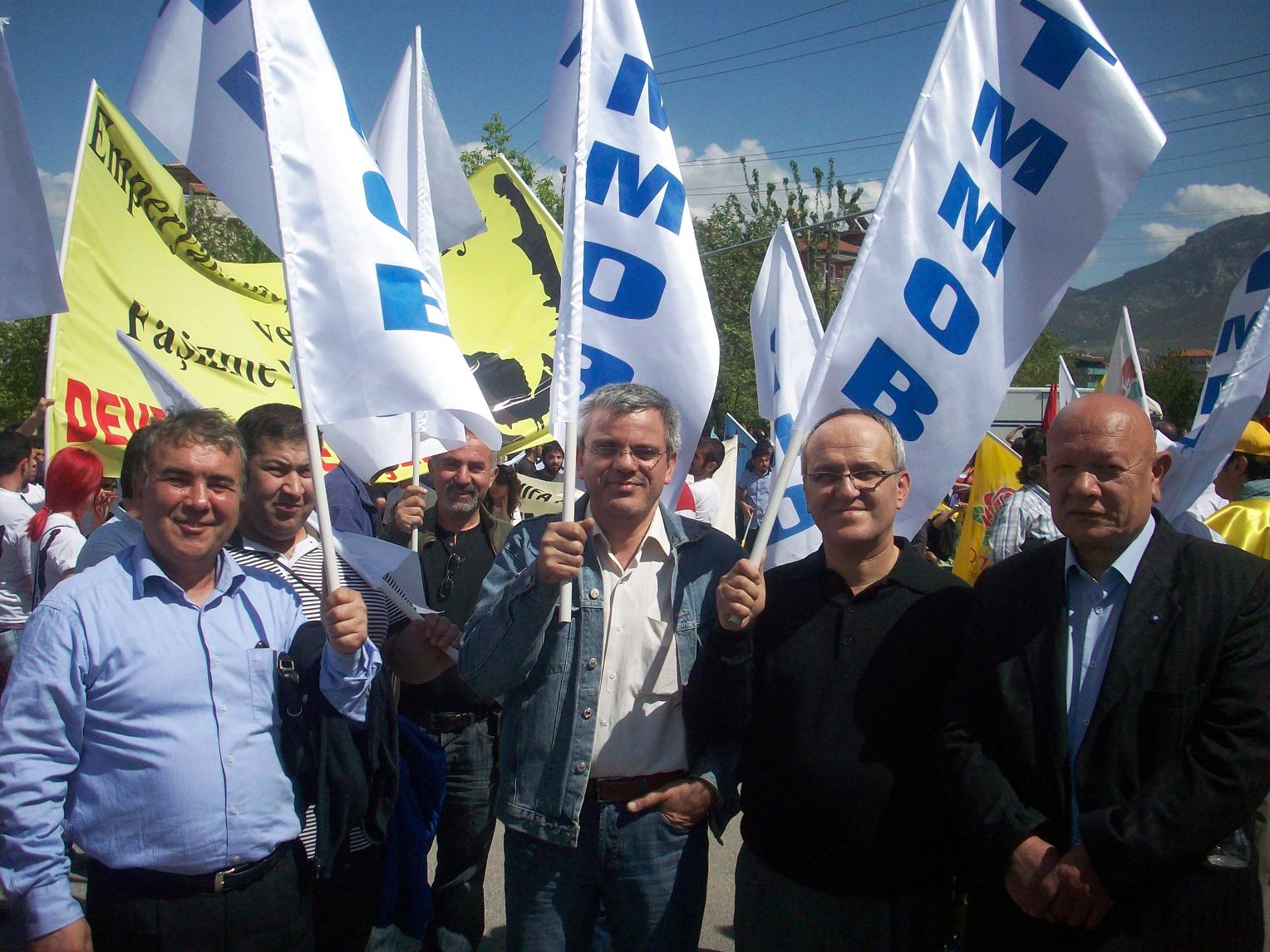 YAŞASIN 1 MAYIS EMEKÇİLERİN BAYRAMI