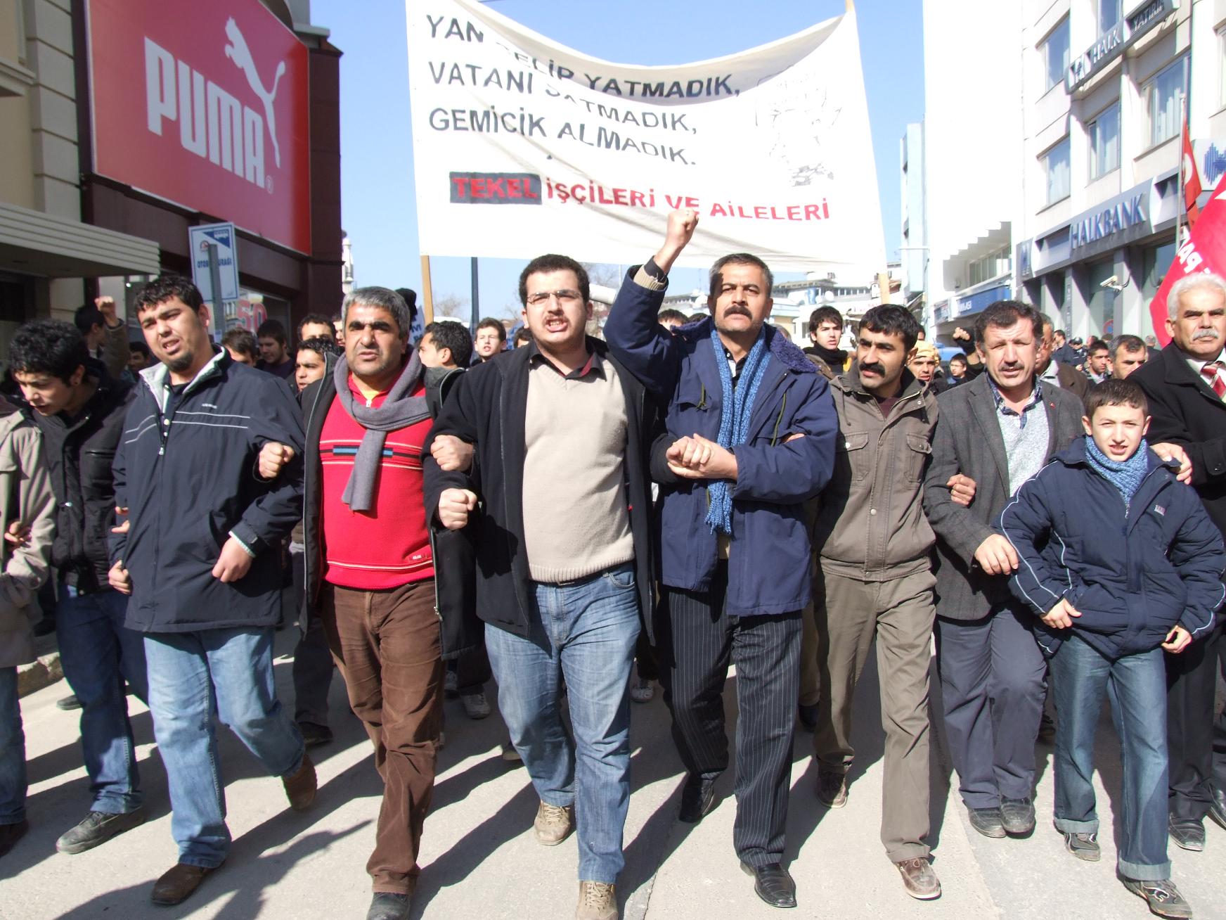 TEKEL İŞÇİLERİNE DESTEK EYLEMİ

