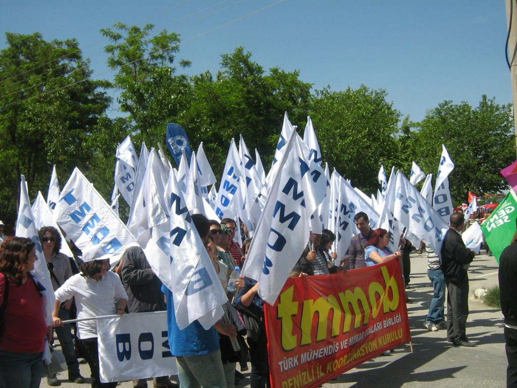 1 MAYIS'I KUTLADIK