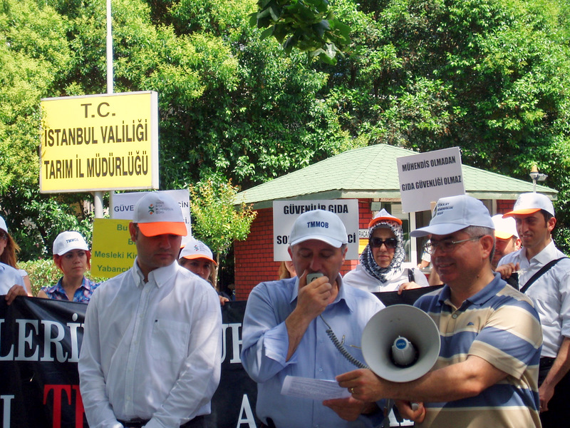 HALKIN SAĞLIĞINI TEHDİT EDEN YENİ GIDA YASASI PROTESTO EDİLDİ