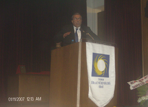 ZİRAAT FAKÜLTESİ DEKANIMIZ KAYA VE ESKİ ŞUBE BAŞKANIMIZ ÇOMAKLI'YA ÖDÜL VERİLDİ