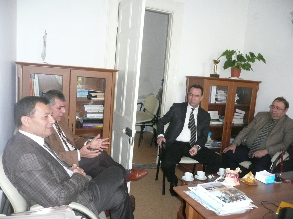 GEDİZ ÜNİVERSİTESİ REKTÖRÜ ŞUBEMİZİ ZİYARET ETTİ 