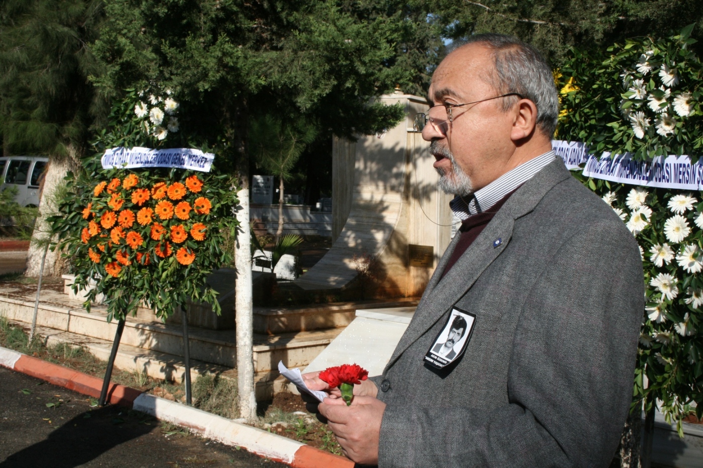 ÖLDÜRÜLÜŞÜNÜN 32. YILINDA AKIN ÖZDEMİR ANILDI