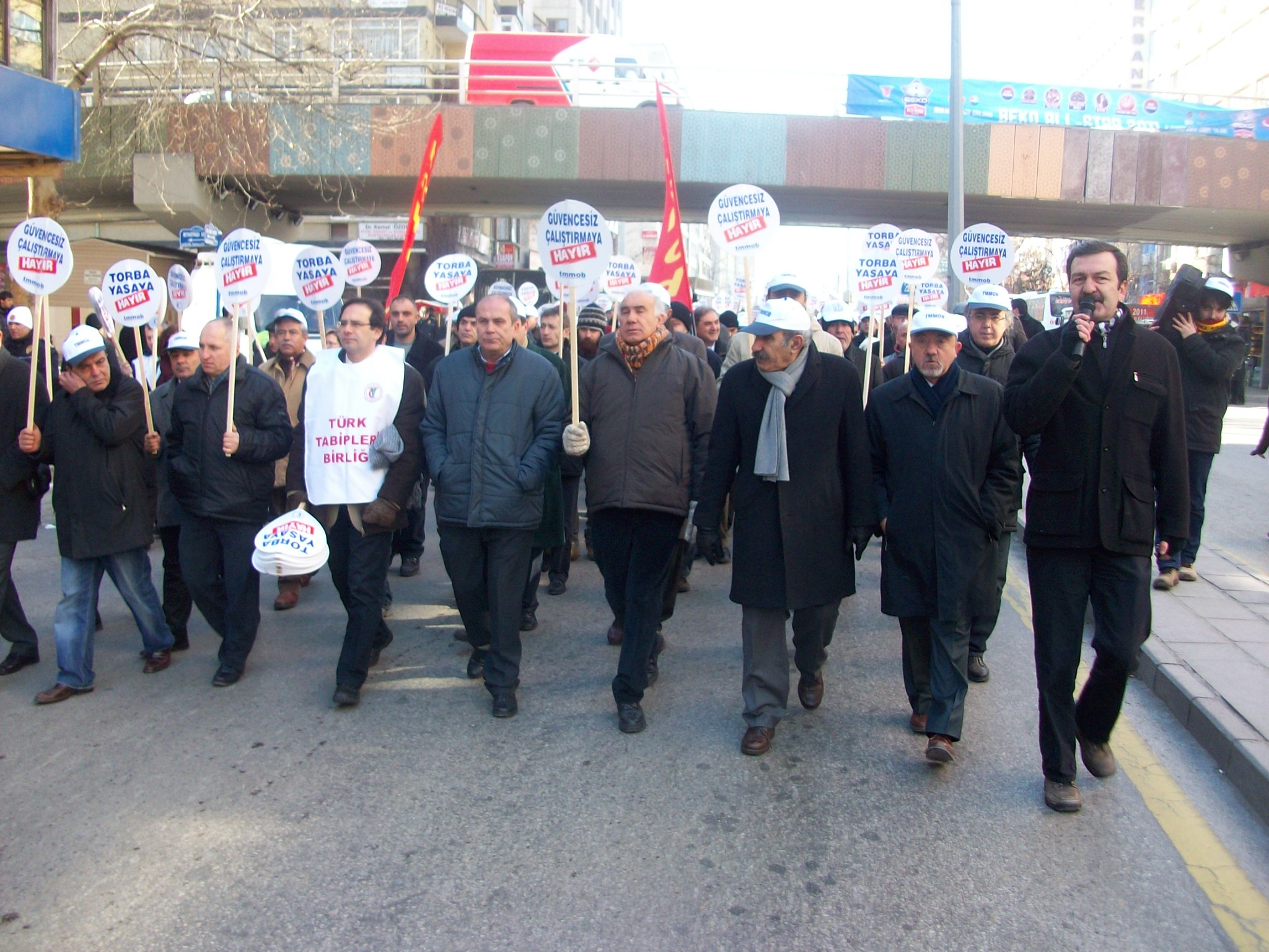 "81 İLDEN GELİYORUZ, TBMM‘Yİ KUŞATIYORUZ" EYLEMİ