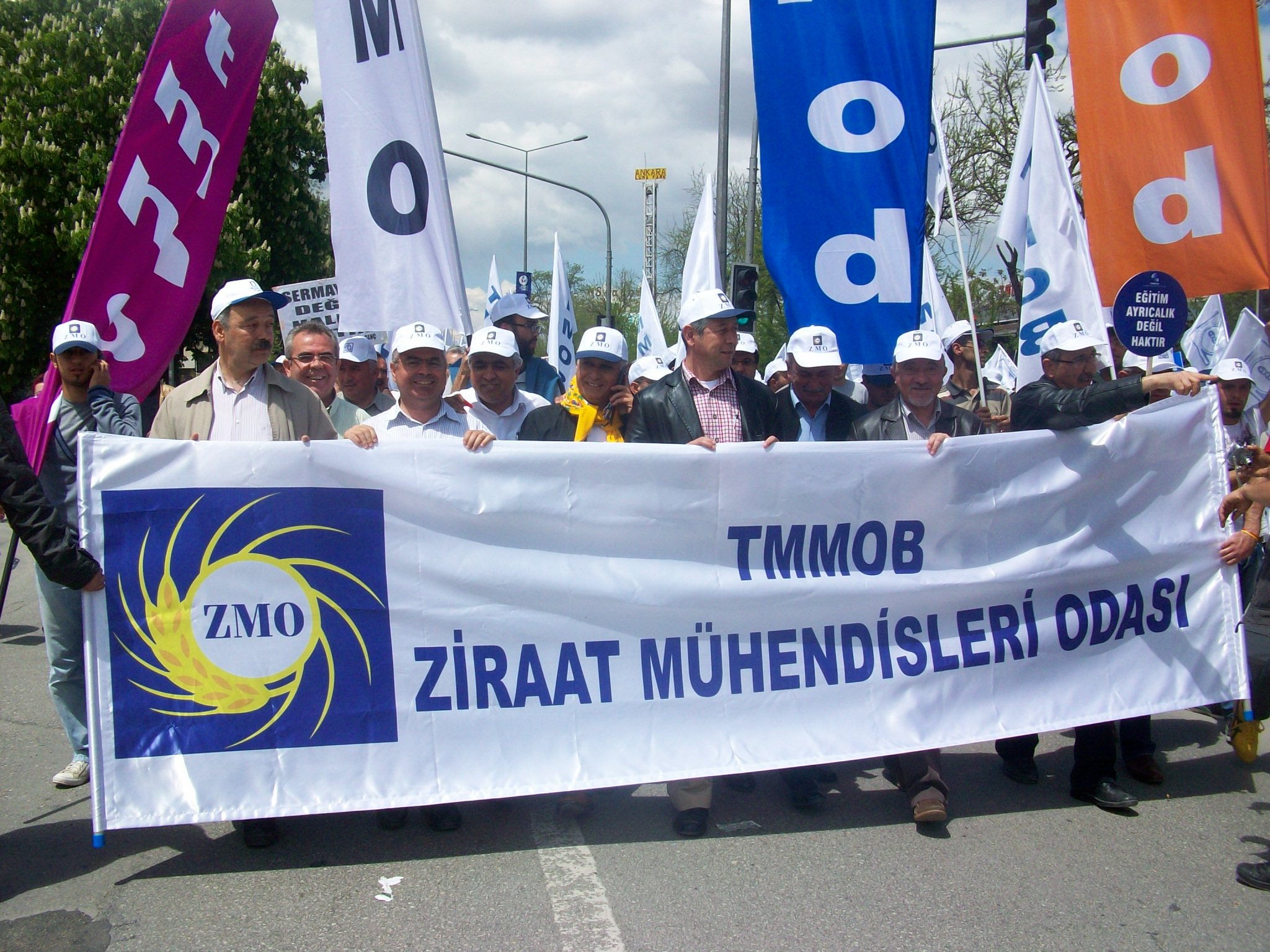 HAKLARIMIZ VE GELECEĞİMİZ İÇİN TMMOB MİTİNGİNDE BULUŞTUK