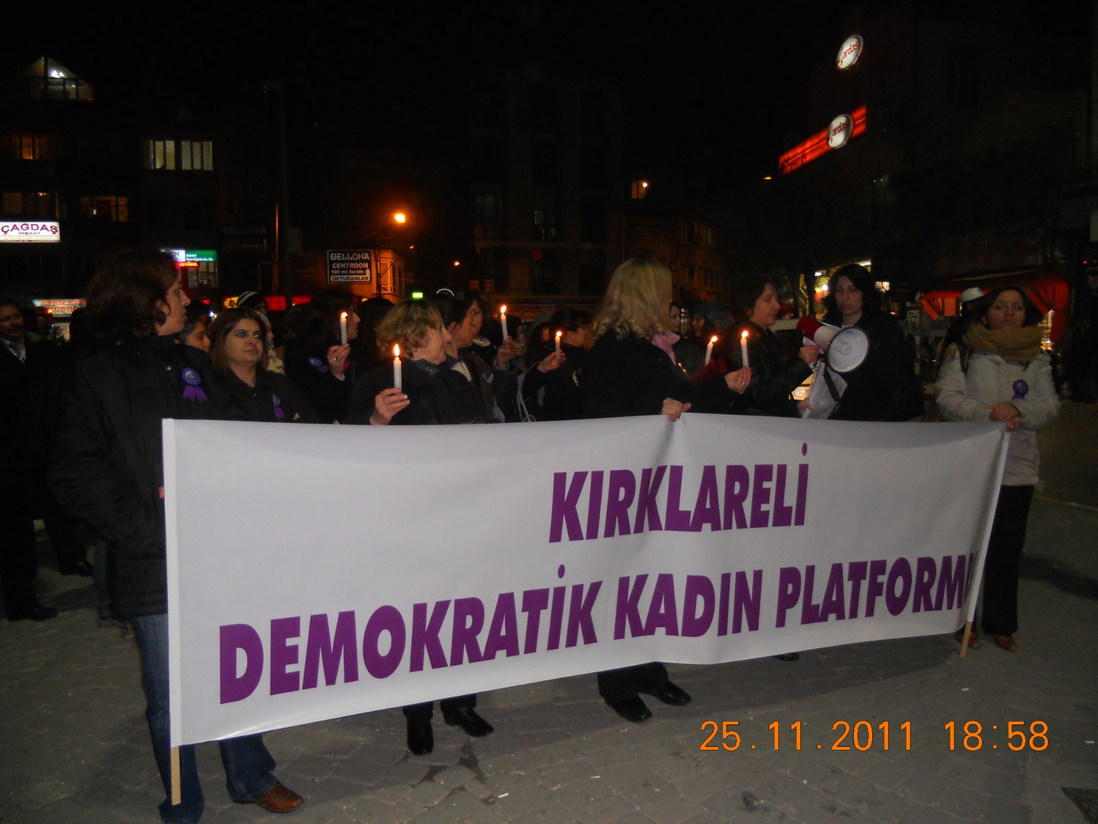 KIRKLARELİ`NDE "KADINA ŞİDDETE HAYIR" ETKİNLİĞİ
